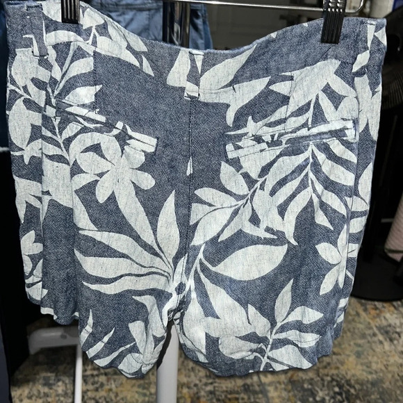 OLD navy every day, chambray short with white tropical floral accent - Picture 4 of 4